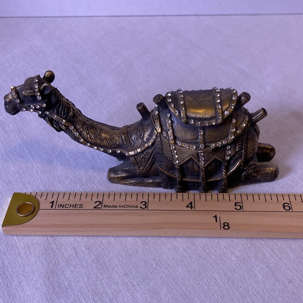 🐪 Vintage-Style Camel Trinket Box – Brass Tone with Rhinestone Accents - Picture 11 of 15